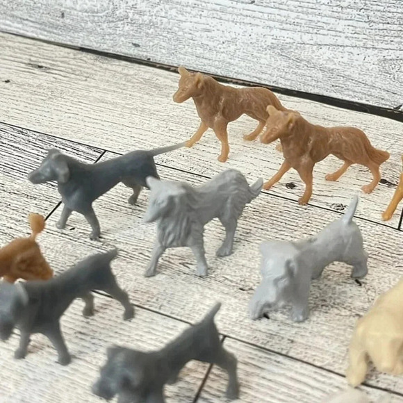 VTG Vintage Lot Of 21 Miniatures Plastic Animals 19 Dogs-1 Cat-1 Horse - Picture 11 of 12